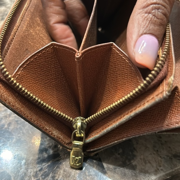 LV Mono snap wallet - Picture 9 of 16